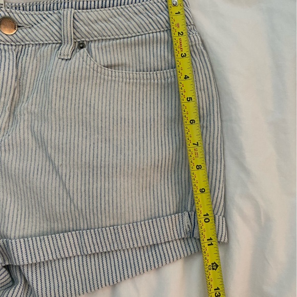 100% Cotton Stripped Blue and White Shorts - Size 30 - Picture 4 of 8